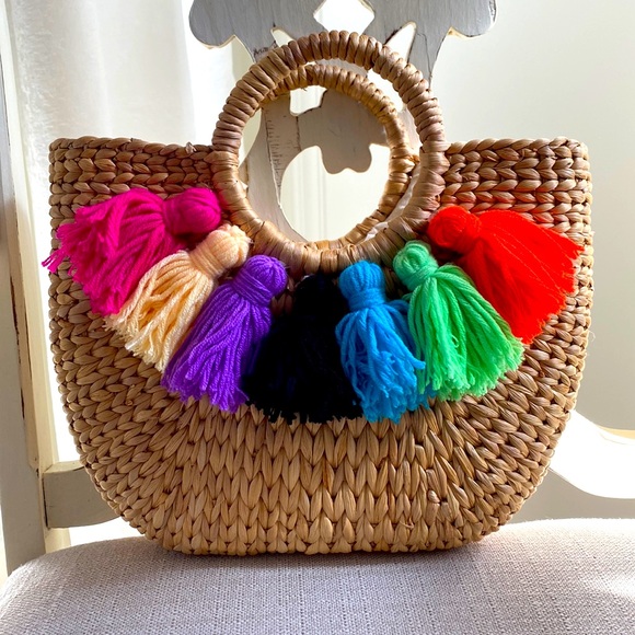 Sale! New Handmade straw bag with colorful tassels! Discounted price! - Picture 1 of 6